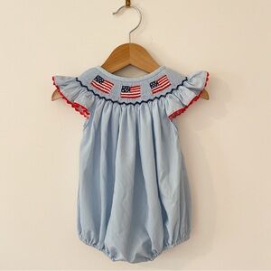 LILLIE & LILAH EUC/NWOT Hand Smocked USA American Flag Flutter Sleeve Bubble